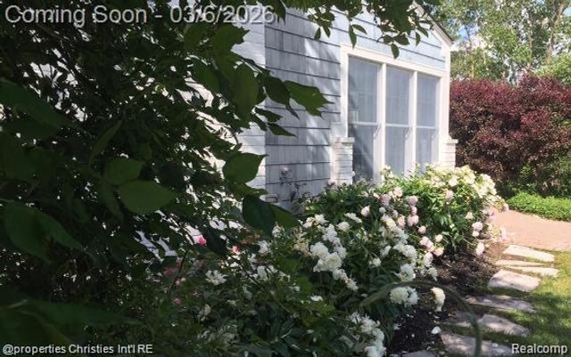 275 Barden Road, Bloomfield Hills, MI 48304