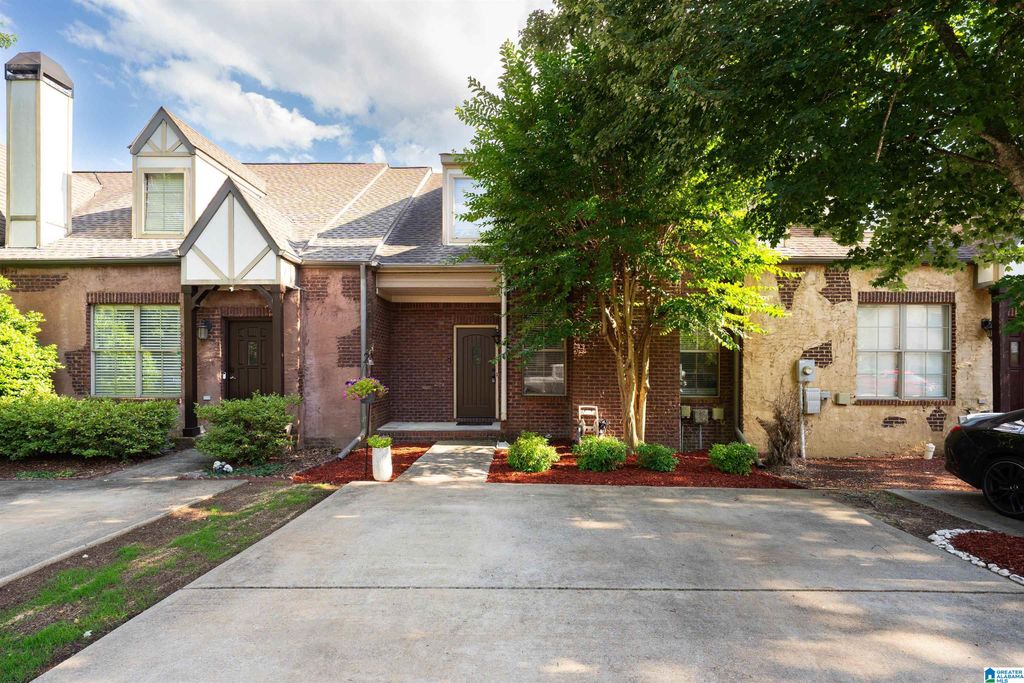2239 RIDGEMONT DRIVE, Hoover, AL 35244