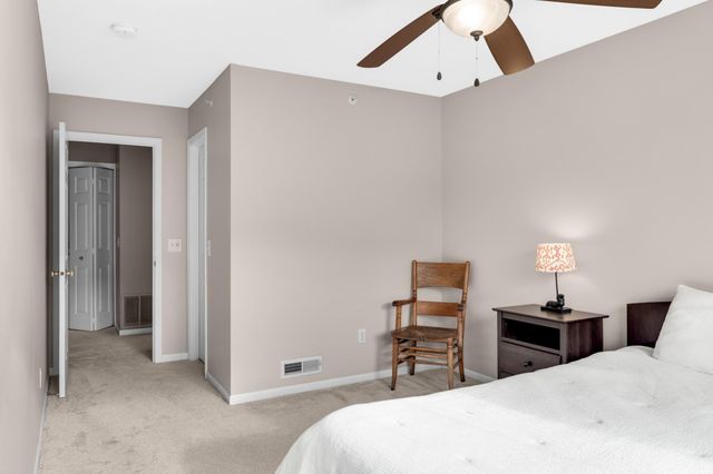 430 Willoughby Way W, Hopkins, MN 55305