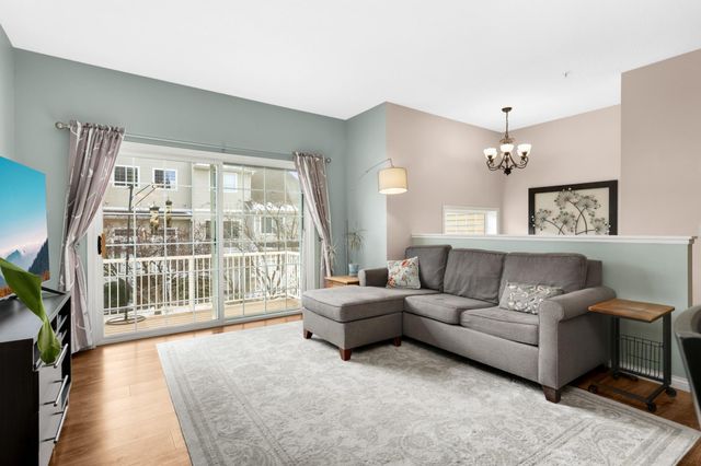 430 Willoughby Way W, Hopkins, MN 55305