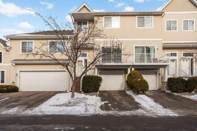 430 Willoughby Way W, Hopkins, MN 55305