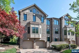 21 Sherbrooke, Saddle River, NJ 07458