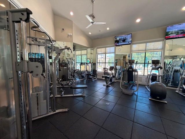 18014 ARBOR CREST DRIVE, Tampa, FL 33647