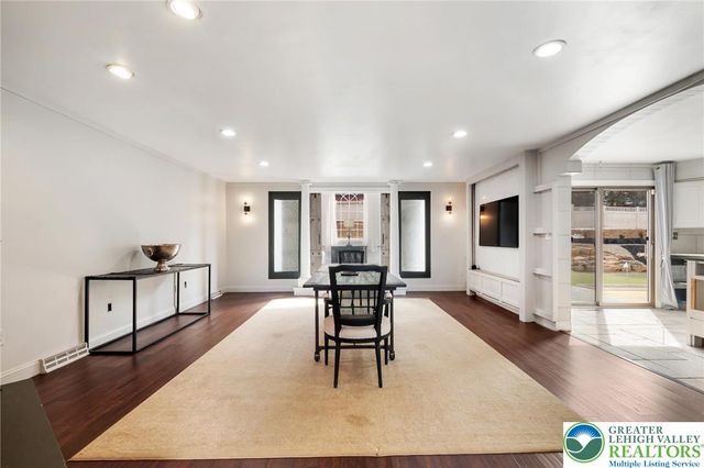 2230 Greenwood Road, Salisbury Twp, PA 18103