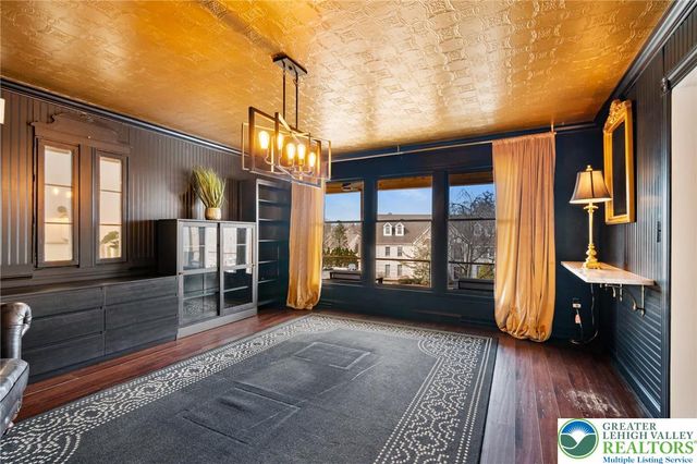 2230 Greenwood Road, Salisbury Twp, PA 18103