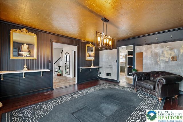 2230 Greenwood Road, Salisbury Twp, PA 18103