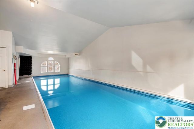 2230 Greenwood Road, Salisbury Twp, PA 18103