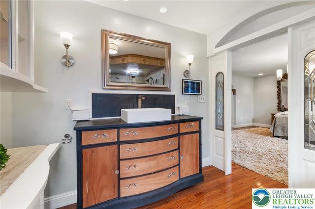 2230 Greenwood Road, Salisbury Twp, PA 18103