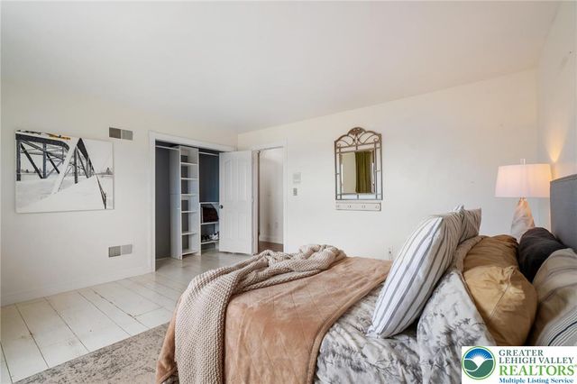 2230 Greenwood Road, Salisbury Twp, PA 18103