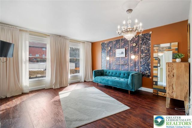 2230 Greenwood Road, Salisbury Twp, PA 18103