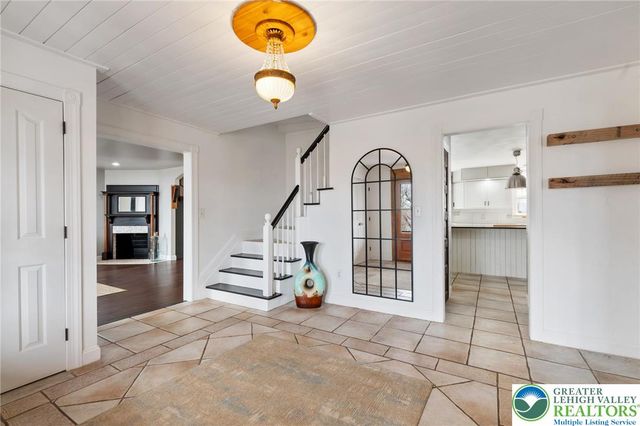 2230 Greenwood Road, Salisbury Twp, PA 18103