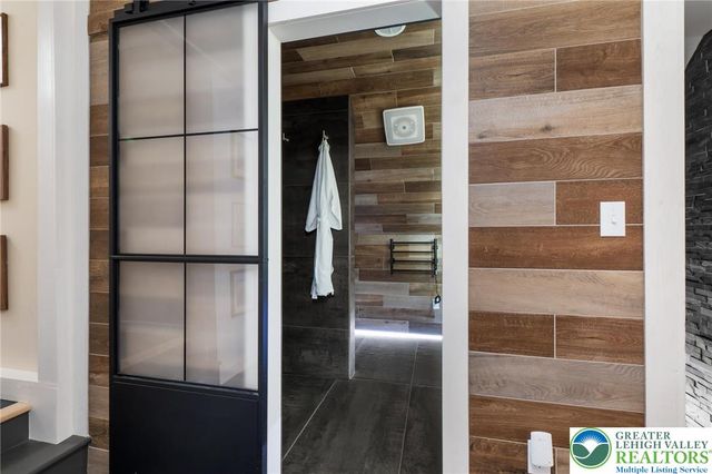 2230 Greenwood Road, Salisbury Twp, PA 18103