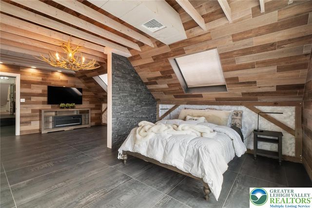 2230 Greenwood Road, Salisbury Twp, PA 18103