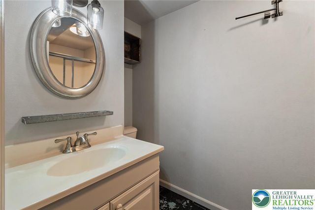 2230 Greenwood Road, Salisbury Twp, PA 18103