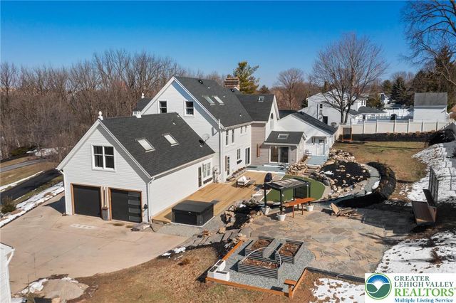 2230 Greenwood Road, Salisbury Twp, PA 18103