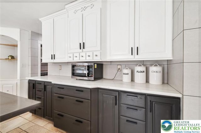 2230 Greenwood Road, Salisbury Twp, PA 18103