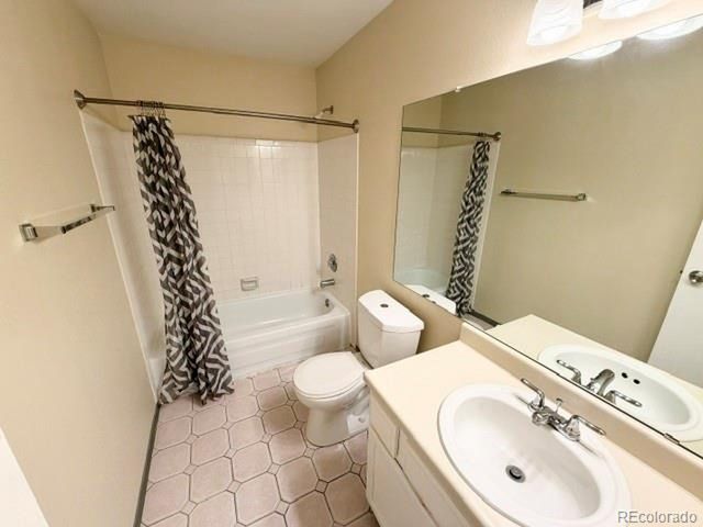 337 Wright St 10-302, Lakewood, CO 80228
