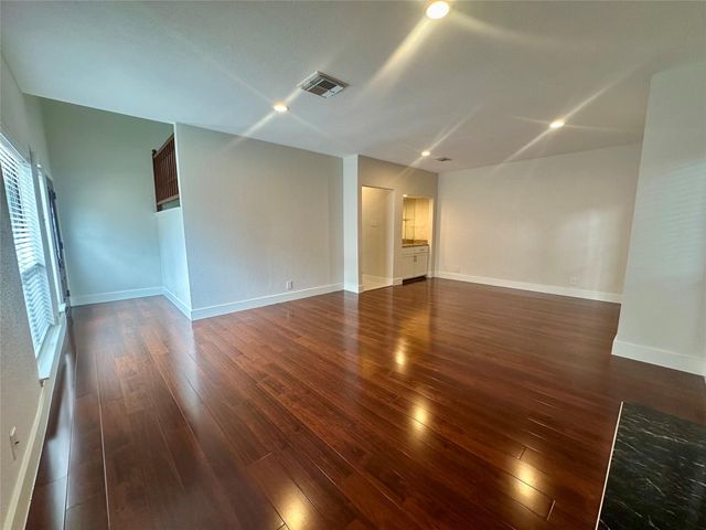 2486 Bering Drive 2486, Houston, TX 77057