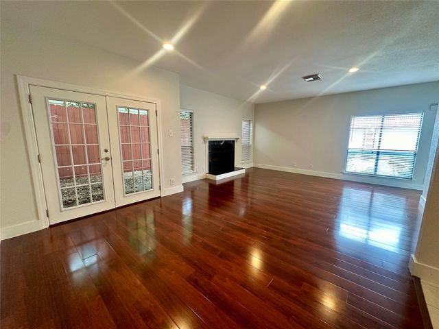 2486 Bering Drive 2486, Houston, TX 77057