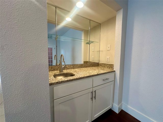 2486 Bering Drive 2486, Houston, TX 77057