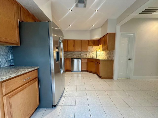 2486 Bering Drive 2486, Houston, TX 77057