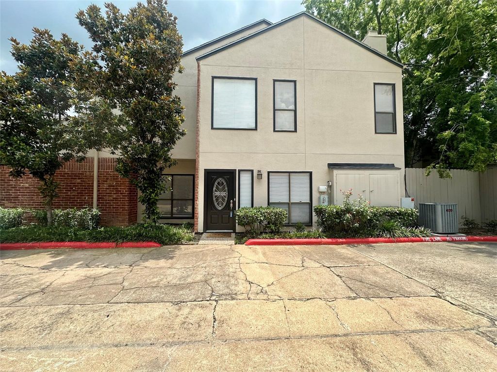 2486 Bering Drive 2486, Houston, TX 77057