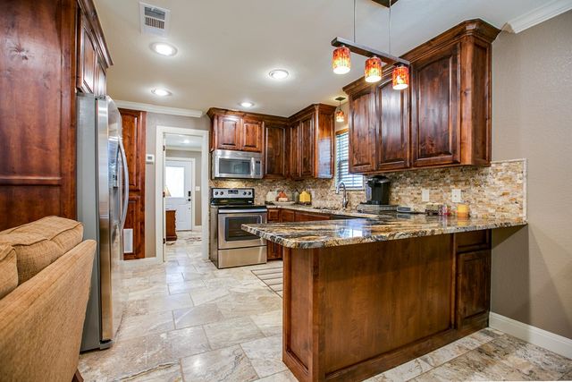 503 Driftwood Dr, Robert Lee, TX 76945