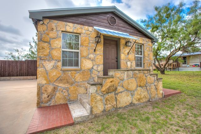 503 Driftwood Dr, Robert Lee, TX 76945