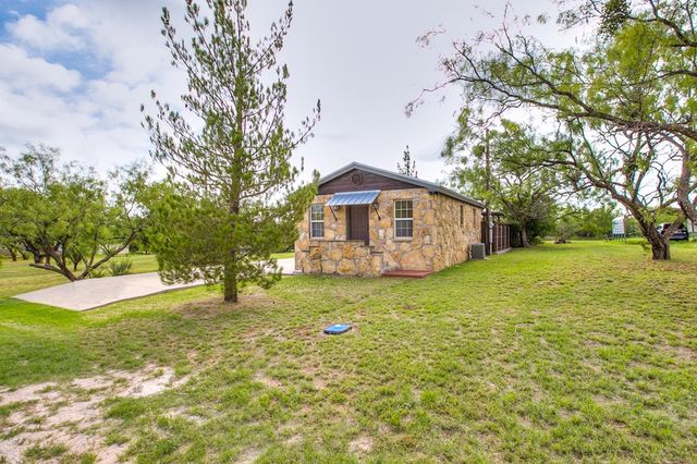 503 Driftwood Dr, Robert Lee, TX 76945