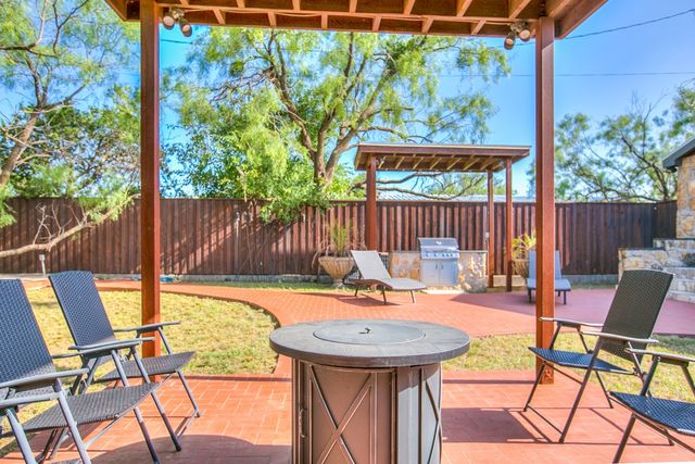 503 Driftwood Dr, Robert Lee, TX 76945