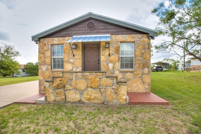 503 Driftwood Dr, Robert Lee, TX 76945