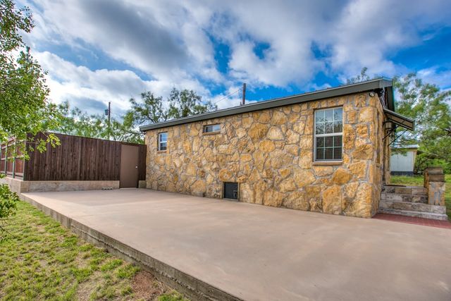 503 Driftwood Dr, Robert Lee, TX 76945