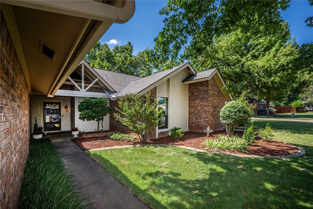 13209 Golden Eagle Drive, Edmond, OK 73013