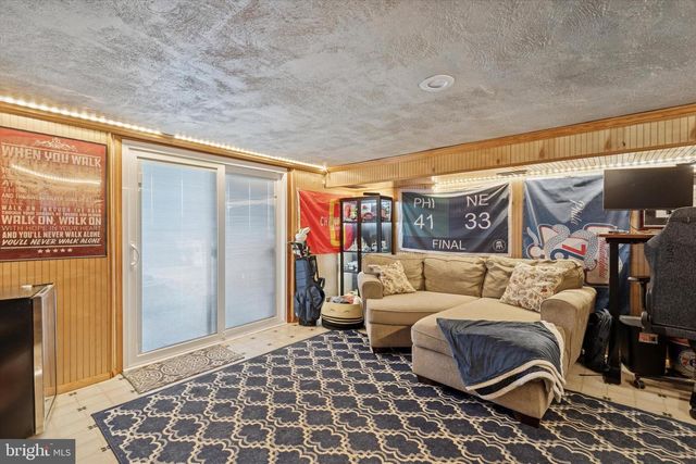 1707 CALAMIA DR, Norristown, PA 19401