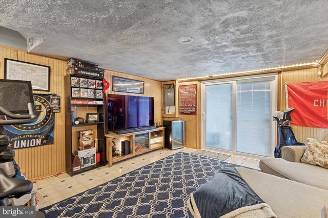 1707 CALAMIA DR, Norristown, PA 19401