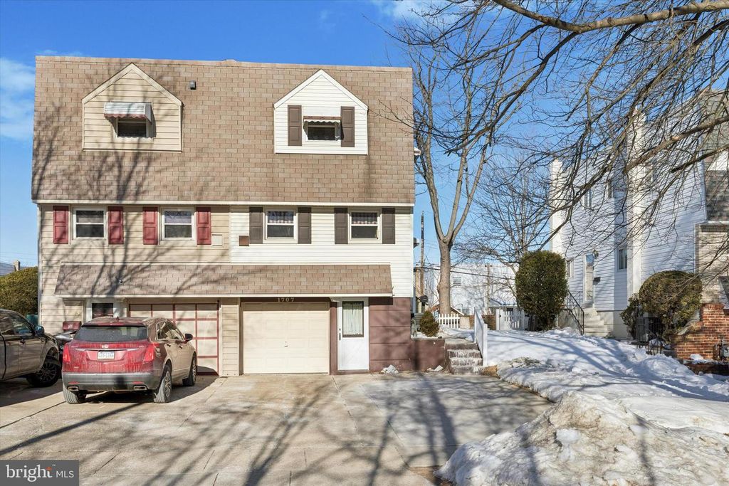1707 CALAMIA DR, Norristown, PA 19401