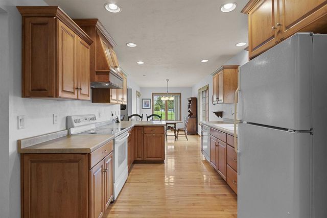 394 WOODFIELD DRIVE, Green Bay, WI 54313