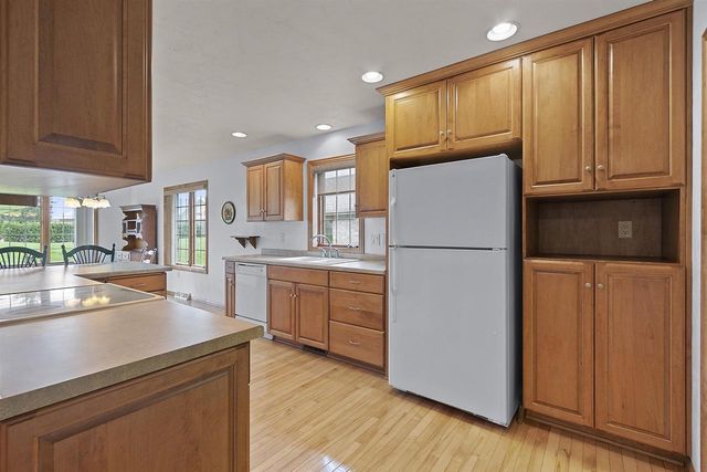 394 WOODFIELD DRIVE, Green Bay, WI 54313