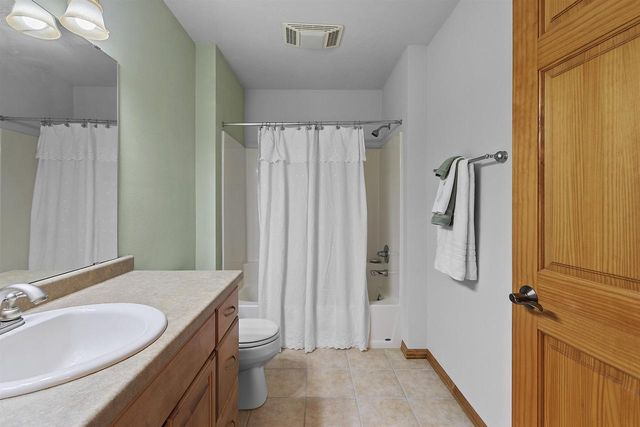 394 WOODFIELD DRIVE, Green Bay, WI 54313