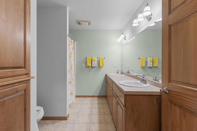 394 WOODFIELD DRIVE, Green Bay, WI 54313