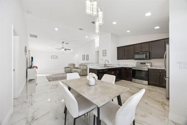 2015 ORANGE AVENUE, St Cloud, FL 34769