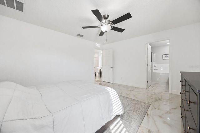 2015 ORANGE AVENUE, St Cloud, FL 34769