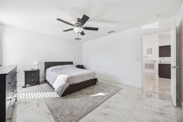 2015 ORANGE AVENUE, St Cloud, FL 34769