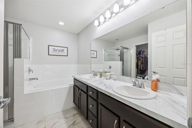 2015 ORANGE AVENUE, St Cloud, FL 34769