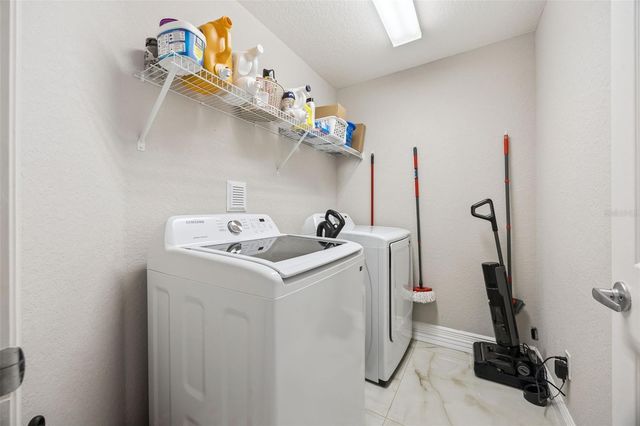 2015 ORANGE AVENUE, St Cloud, FL 34769