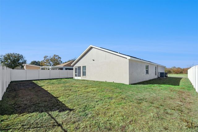 2015 ORANGE AVENUE, St Cloud, FL 34769