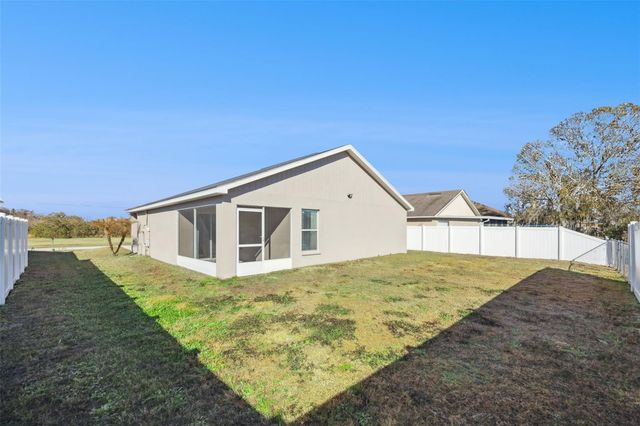 2015 ORANGE AVENUE, St Cloud, FL 34769