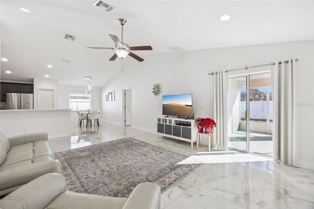 2015 ORANGE AVENUE, St Cloud, FL 34769