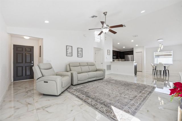 2015 ORANGE AVENUE, St Cloud, FL 34769