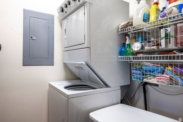 2124 E CHERRY LN, Layton, UT 84040